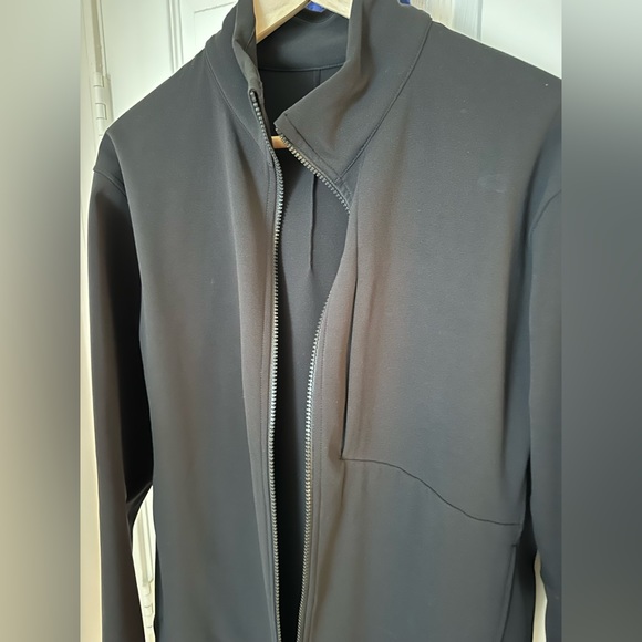 Lulu Men’s light track jacket - Picture 2 of 6